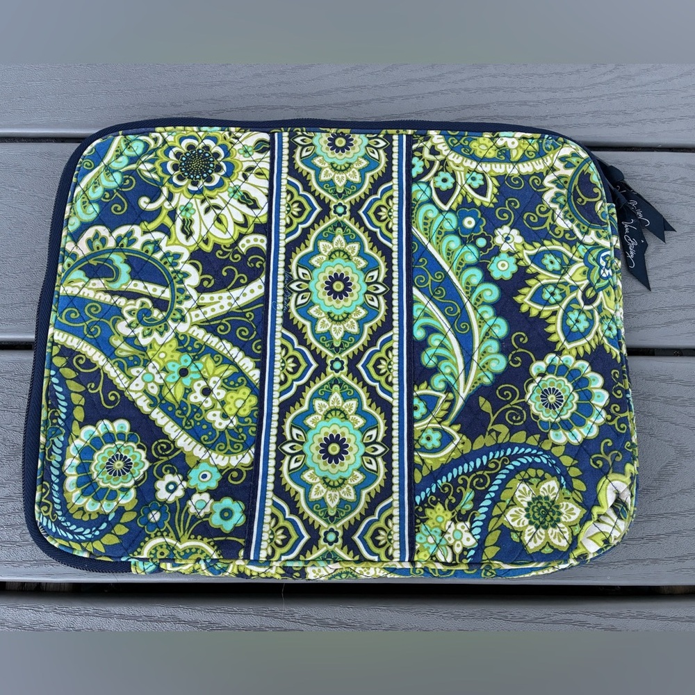 Vera Bradley Laptop Tablet Quilted Sleeve Rhythm & Blues Paisley Multicolor - Picture 3 of 7